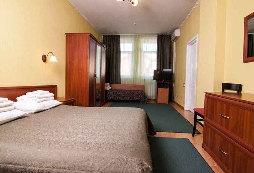 سوییت, Mini Hotel On Elektrotechnichnaya Street 18