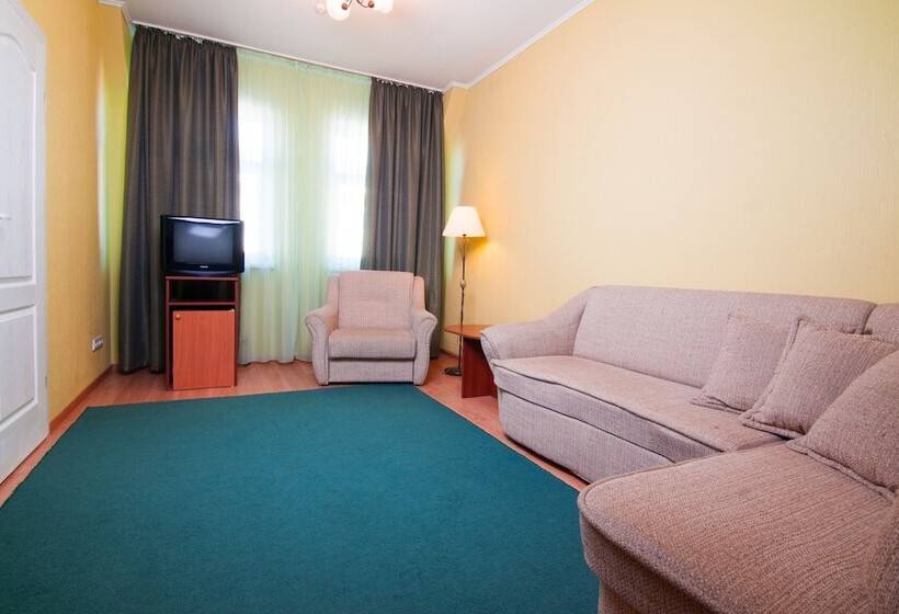 سوییت, Mini Hotel On Elektrotechnichnaya Street 18