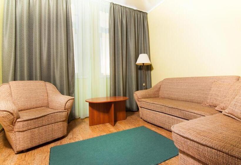 سوییت, Mini Hotel On Elektrotechnichnaya Street 18