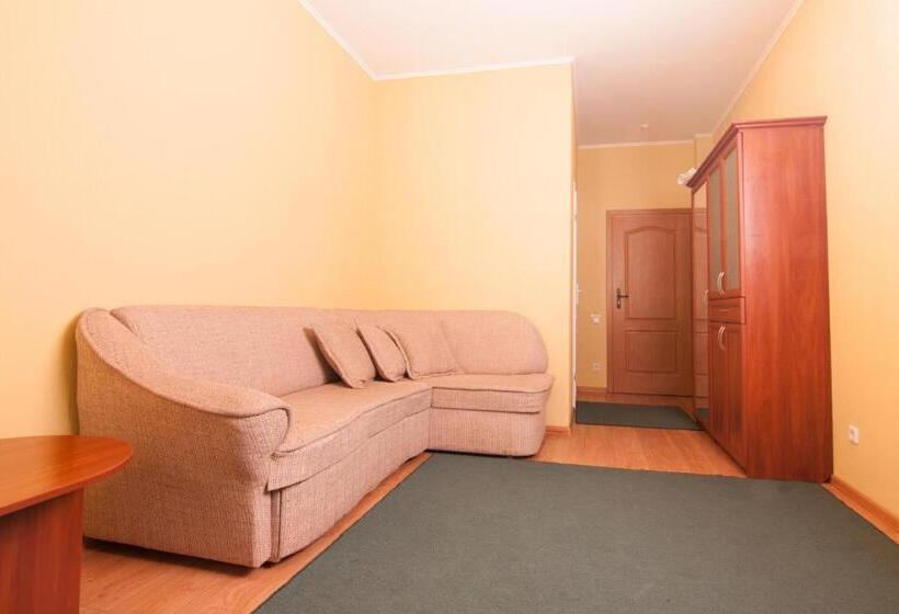 سوییت, Mini Hotel On Elektrotechnichnaya Street 18