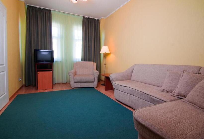 سوییت, Mini Hotel On Elektrotechnichnaya Street 18