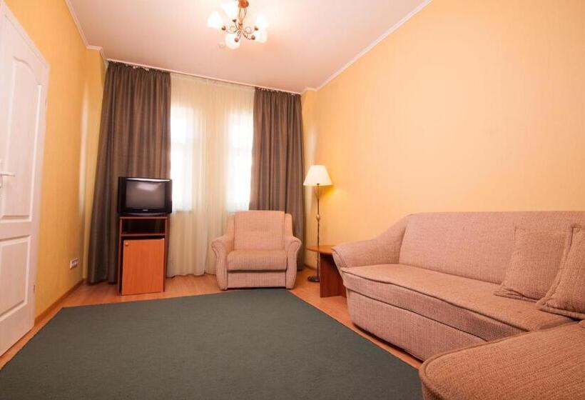 سوییت, Mini Hotel On Elektrotechnichnaya Street 18