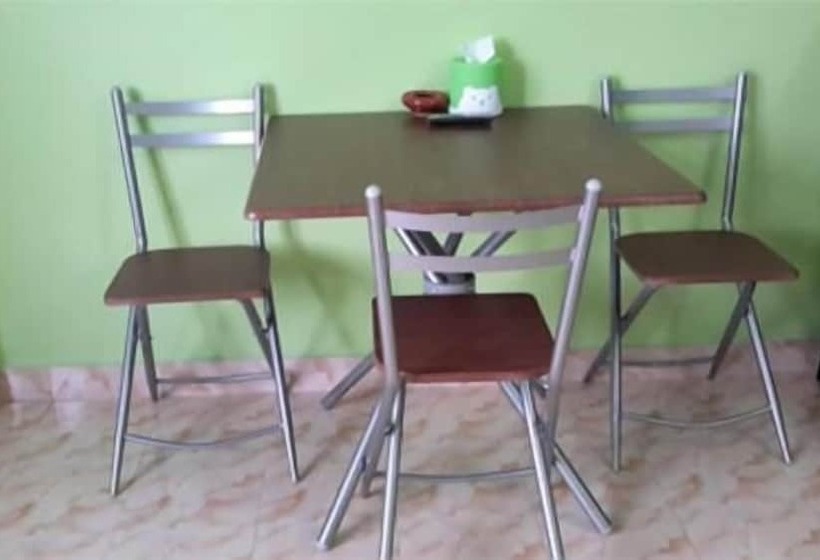 غرفة قياسية ثلاثية, Royal Land Mae Klong