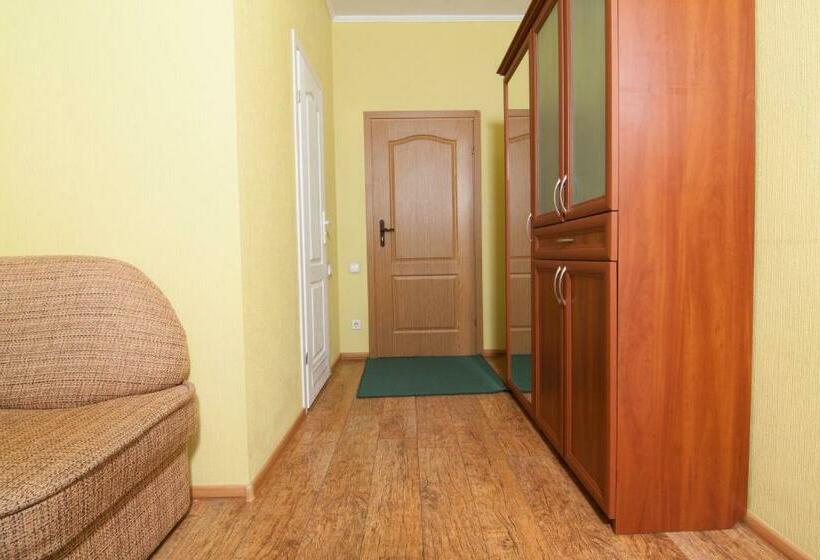 سوییت, Mini Hotel On Elektrotechnichnaya Street 18