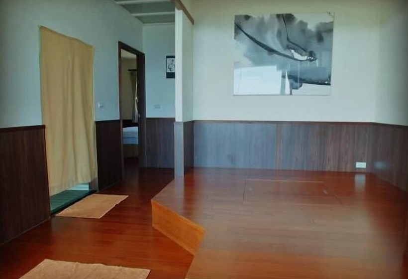 اتاق استاندارد چهار تخته, Tea Cloud Guest House