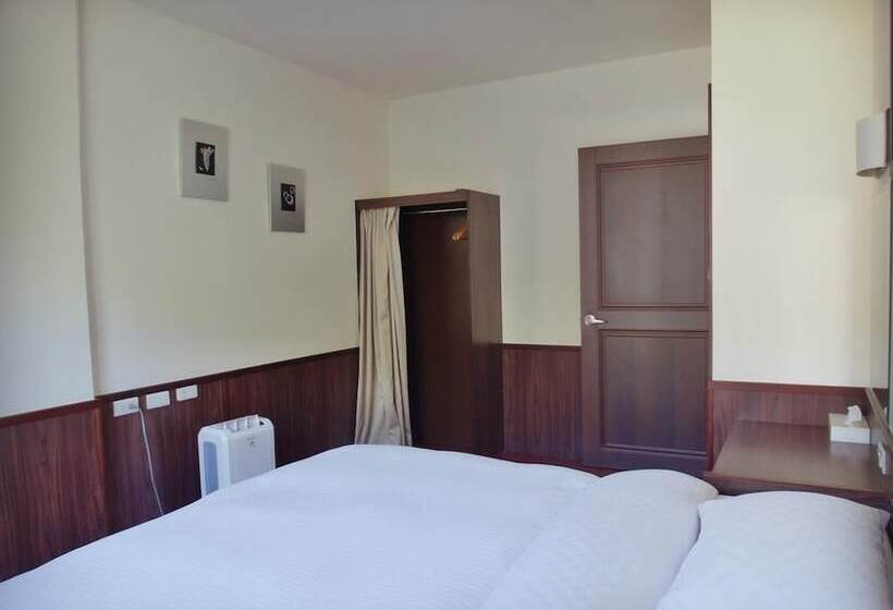 اتاق استاندارد چهار تخته, Tea Cloud Guest House