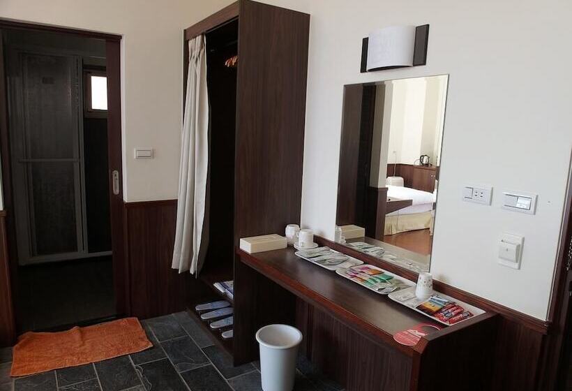 اتاق استاندارد چهار تخته, Tea Cloud Guest House