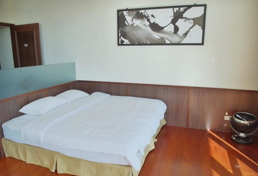 اتاق استاندارد چهار تخته, Tea Cloud Guest House