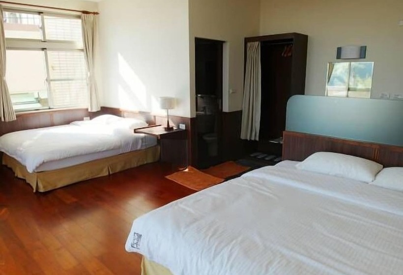 اتاق استاندارد چهار تخته, Tea Cloud Guest House