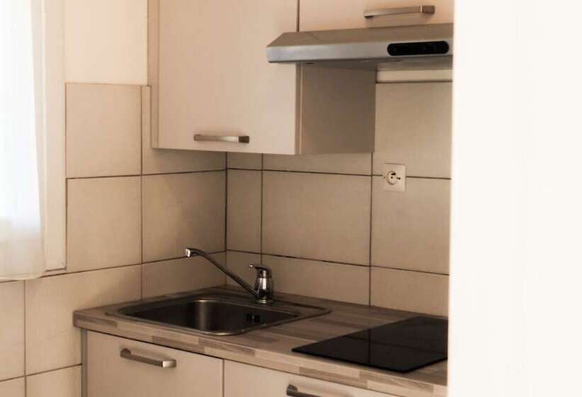 استودیوی استاندارد, Creste E Mare