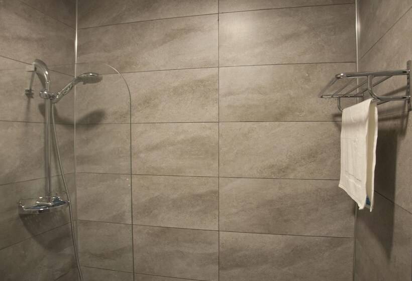 ダブルベッドスタンダードルーム, Room Room Motel