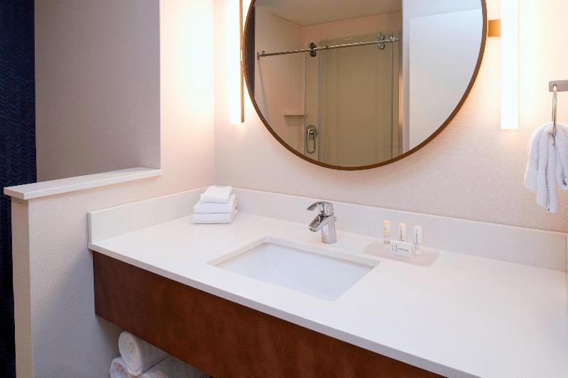 מיטת קינג בסוויטה, Fairfield Inn & Suites By Marriott Columbus, In