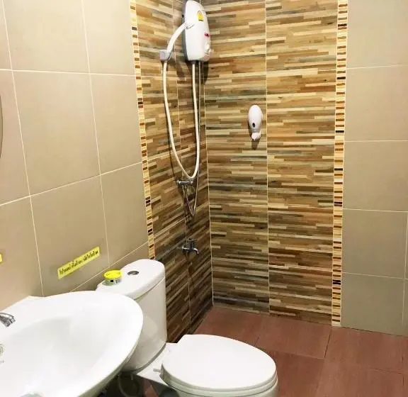 Economy Triple Room, Go Green Resort