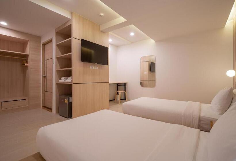 스탠다드 스튜디오, Bedline Hotel   Sha Certified