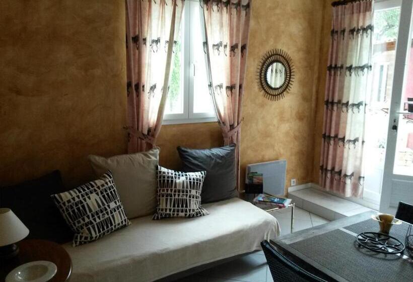 شقة غرفة واحدة مطلة على حمام السباحة, Les Mayombes