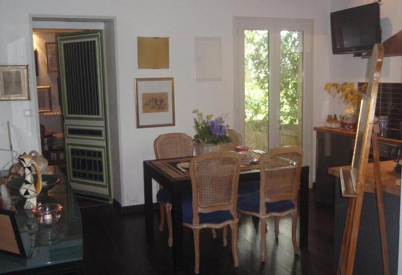 استودیو استاندارد با چشمانداز باغ, Domaine Mongiron