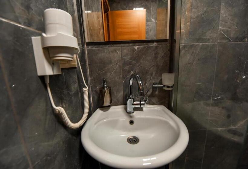 اتاق لوکس, Serah Residence