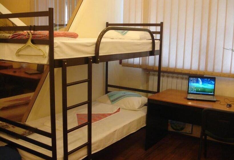 تختخواب در اتاق مشترک, Hostel Voyage