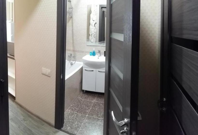 آپارتمان 1 خوابه با چشم‌انداز باغ, Hostel Voyage