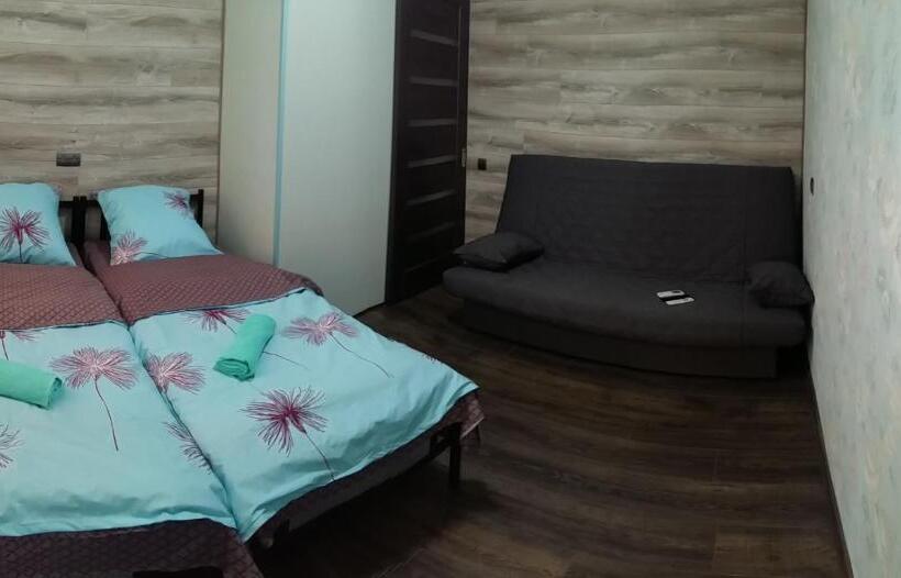 آپارتمان 1 خوابه با چشم‌انداز باغ, Hostel Voyage