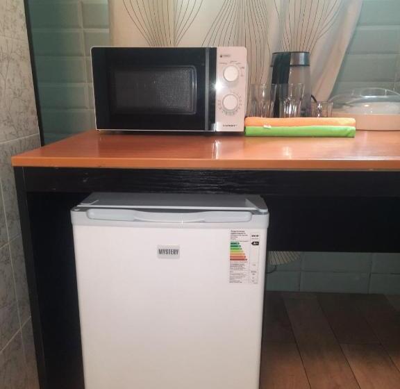 استودیوی استاندارد, Hostel Voyage