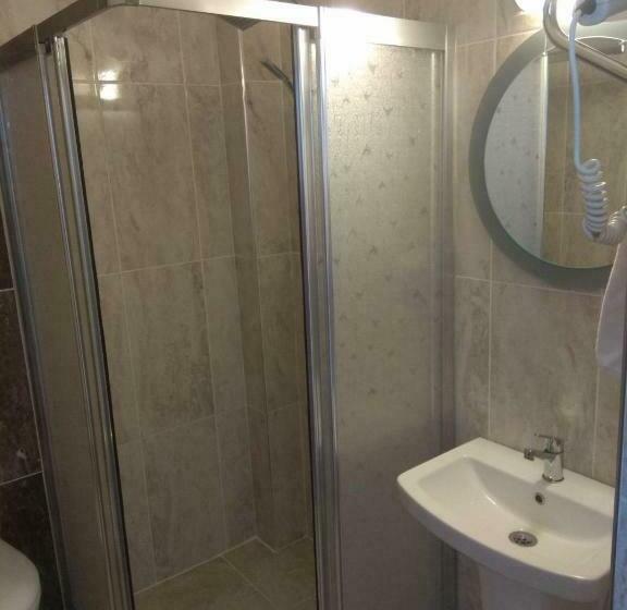 غرفة قياسية رباعية, Oreko Express