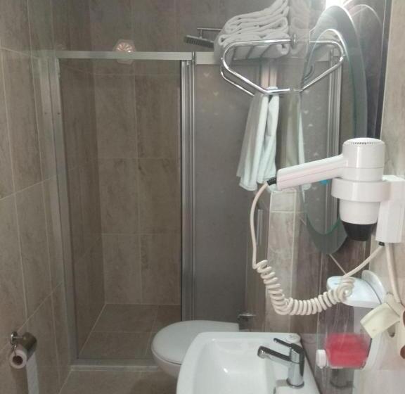 غرفة قياسية رباعية, Oreko Express