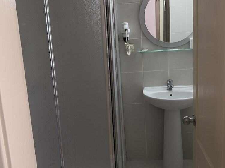 غرفة قياسية, Oreko Express