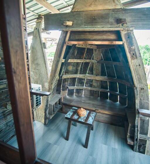 Standard Kolmen Hengen Huone Parveke, Suankaew Art Cottage