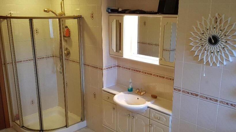 Standard room with outdoor bath, One Strathview B&b
