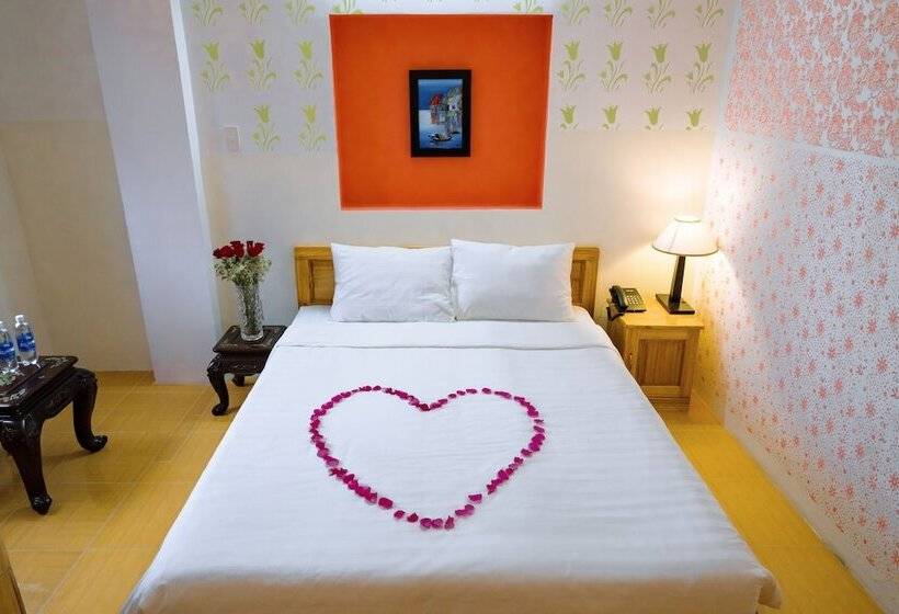 اتاق لوکس با بالکن, Tri Tran Homestay