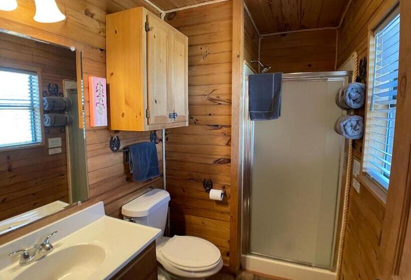 スーペリアキャビン, Walnut Canyon Cabins