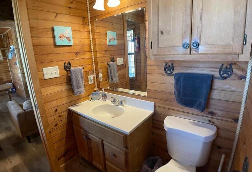 کلبه سوپریور, Walnut Canyon Cabins