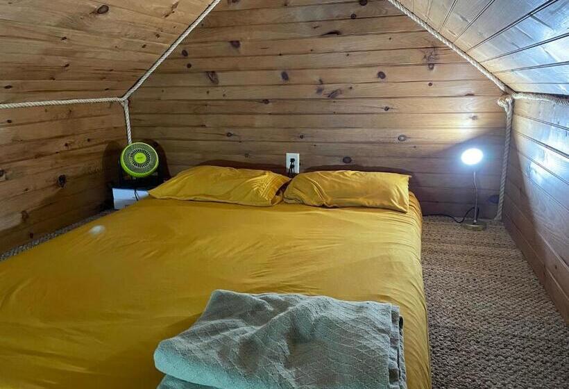 スーペリアキャビン, Walnut Canyon Cabins