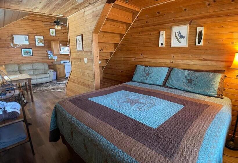 デラックスキャビン, Walnut Canyon Cabins
