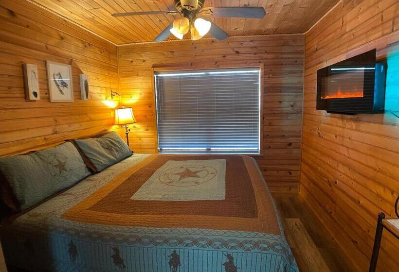 کلبه دلوکس, Walnut Canyon Cabins
