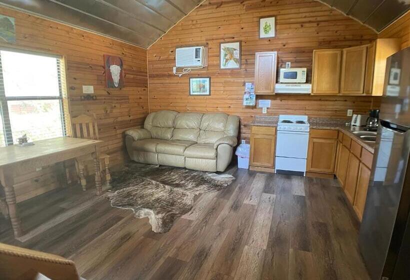 کلبه دلوکس, Walnut Canyon Cabins