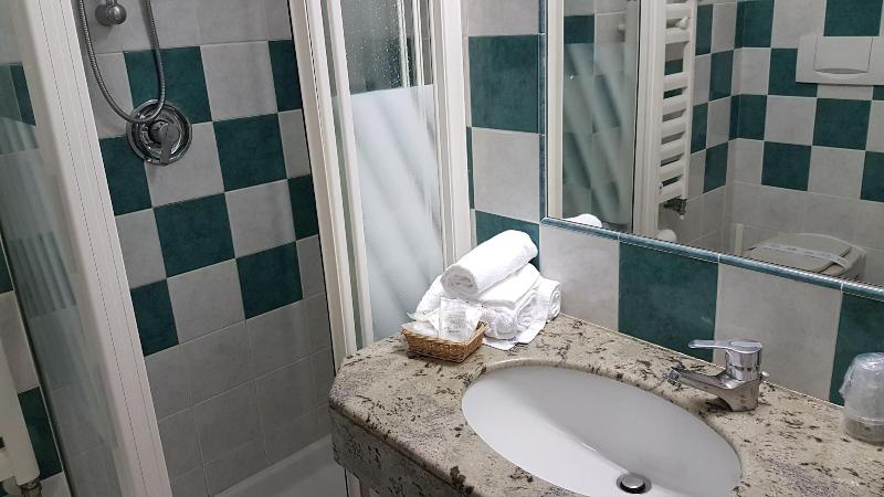 اتاق استاندارد یک نفره, Dogana