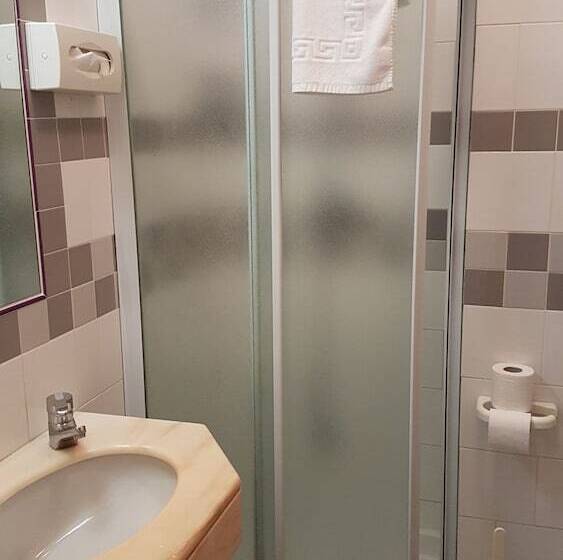 اتاق استاندارد, Dogana