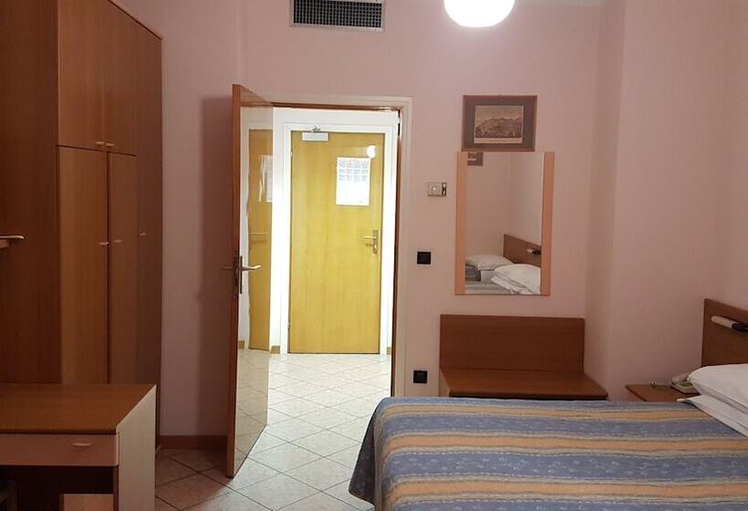 اتاق استاندارد چهار تخته, Dogana