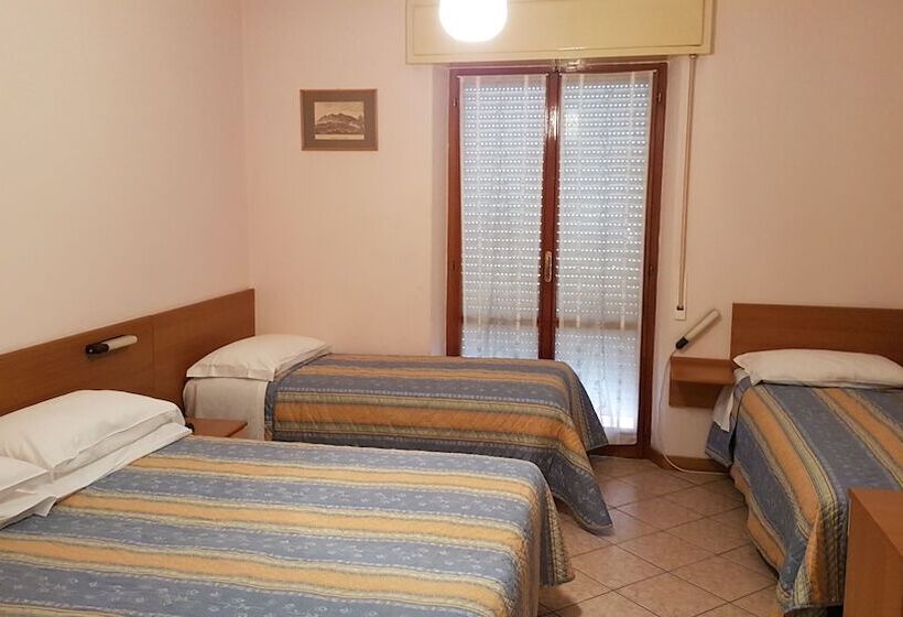 اتاق استاندارد چهار تخته, Dogana