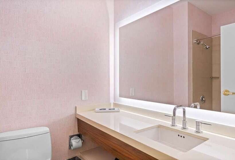 اتاق استاندارد با تخت بزرگ, Hilton Ponce Golf & Casino Resort