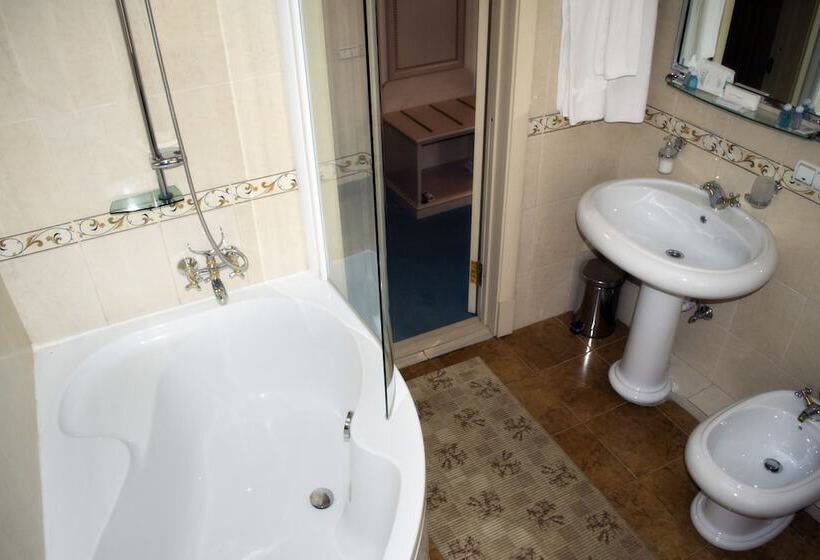 سوییت جونیور, Intourist Stavropol