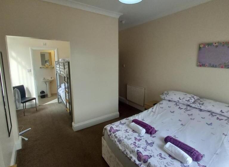 ファミリールーム, Bayswater House