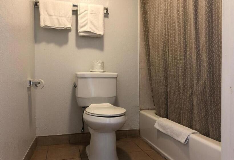 חדר סטנדרט עם מיטת קינג, Starlight Inn, Valley Blvd   Downtown La