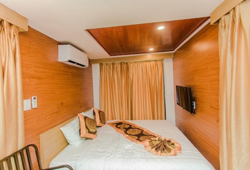 اتاق لوکس با چشمانداز دریا, Why Not Hostel