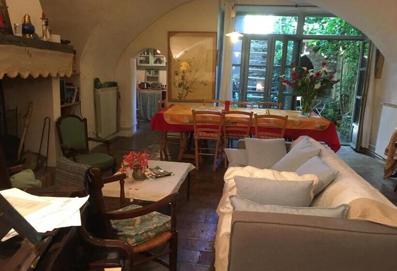 Дом 1 Спальня, Les Asphodeles