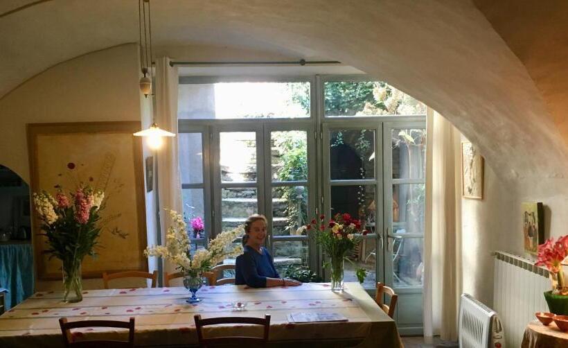 Дом 1 Спальня, Les Asphodeles