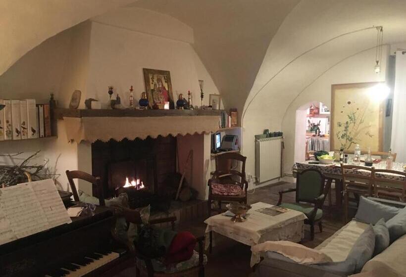 Дом 1 Спальня, Les Asphodeles