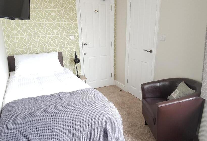 חדר סטנדרט יחיד, The Railway